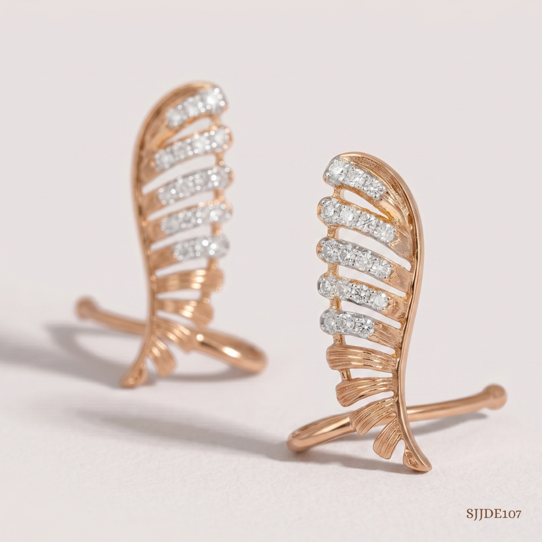 SJJDE107 | Ribbed Wing Diamond Stud Earrings