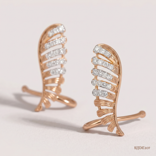 SJJDE107 | Ribbed Wing Diamond Stud Earrings