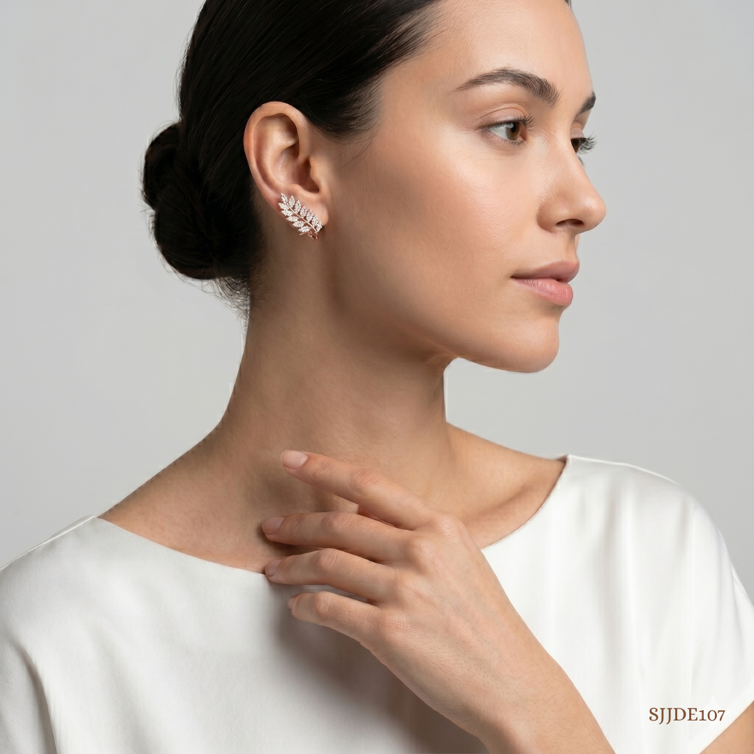 SJJDE107 | Ribbed Wing Diamond Stud Earrings