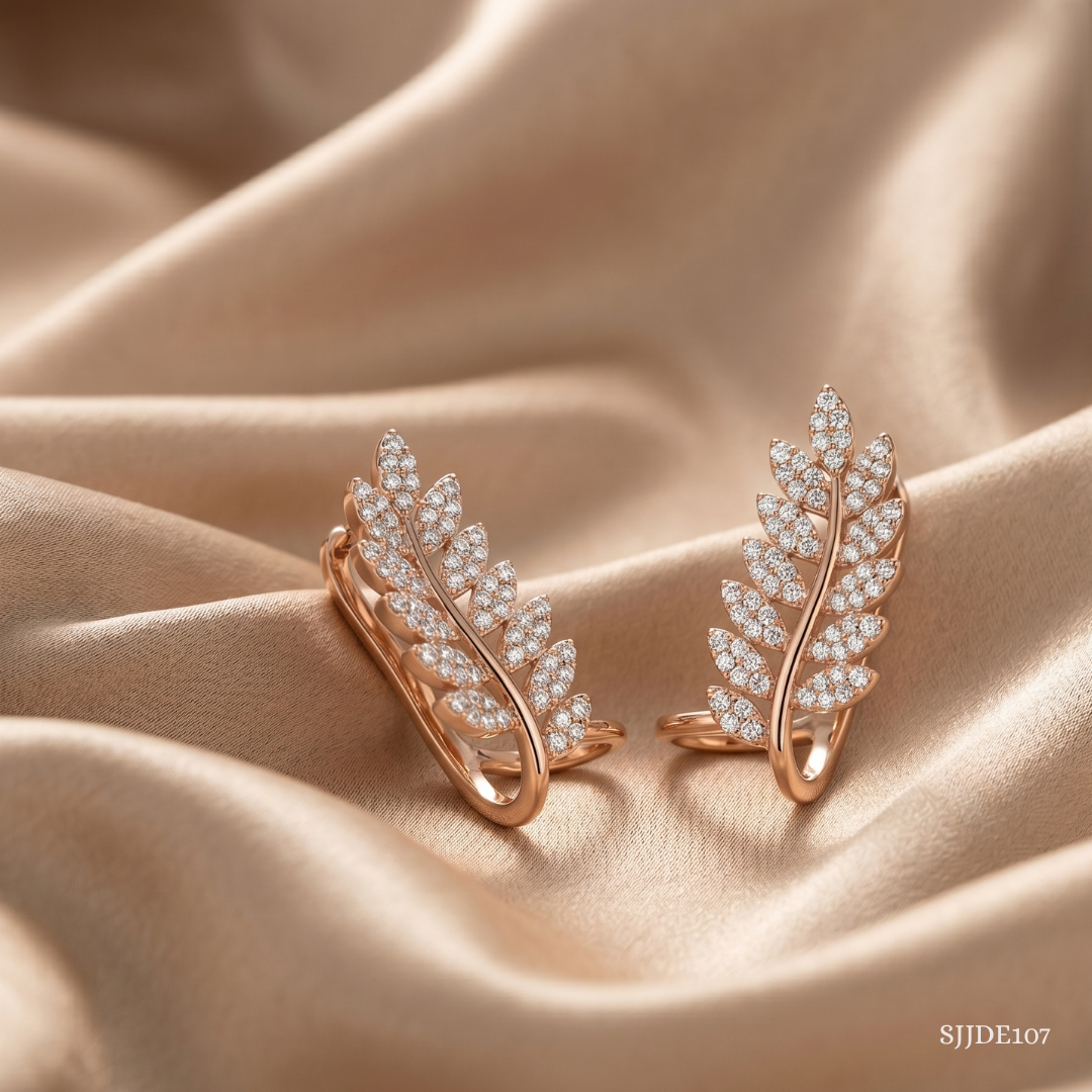 SJJDE107 | Ribbed Wing Diamond Stud Earrings