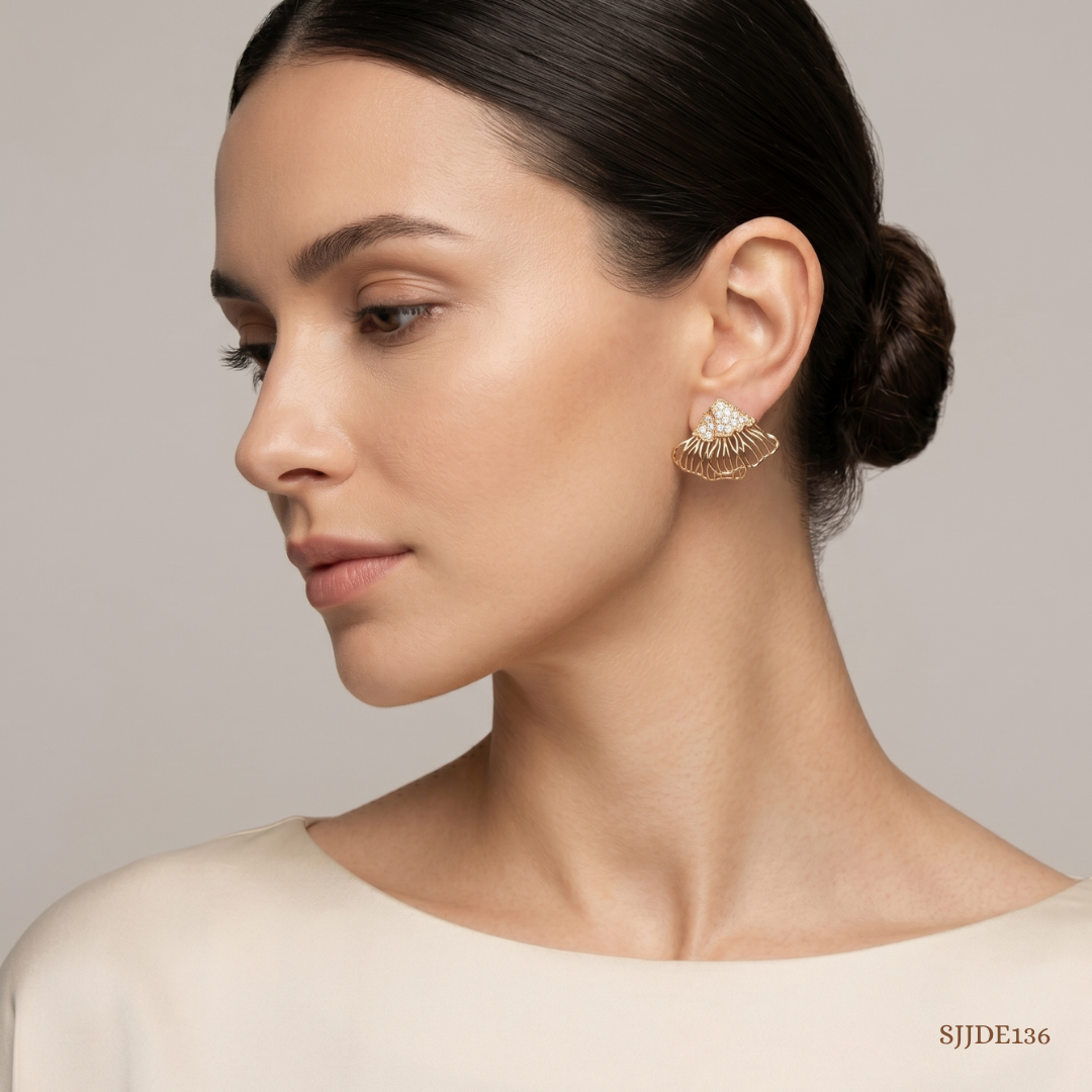 SJJDE136 | Ripple Crest Diamond Stud Earrings