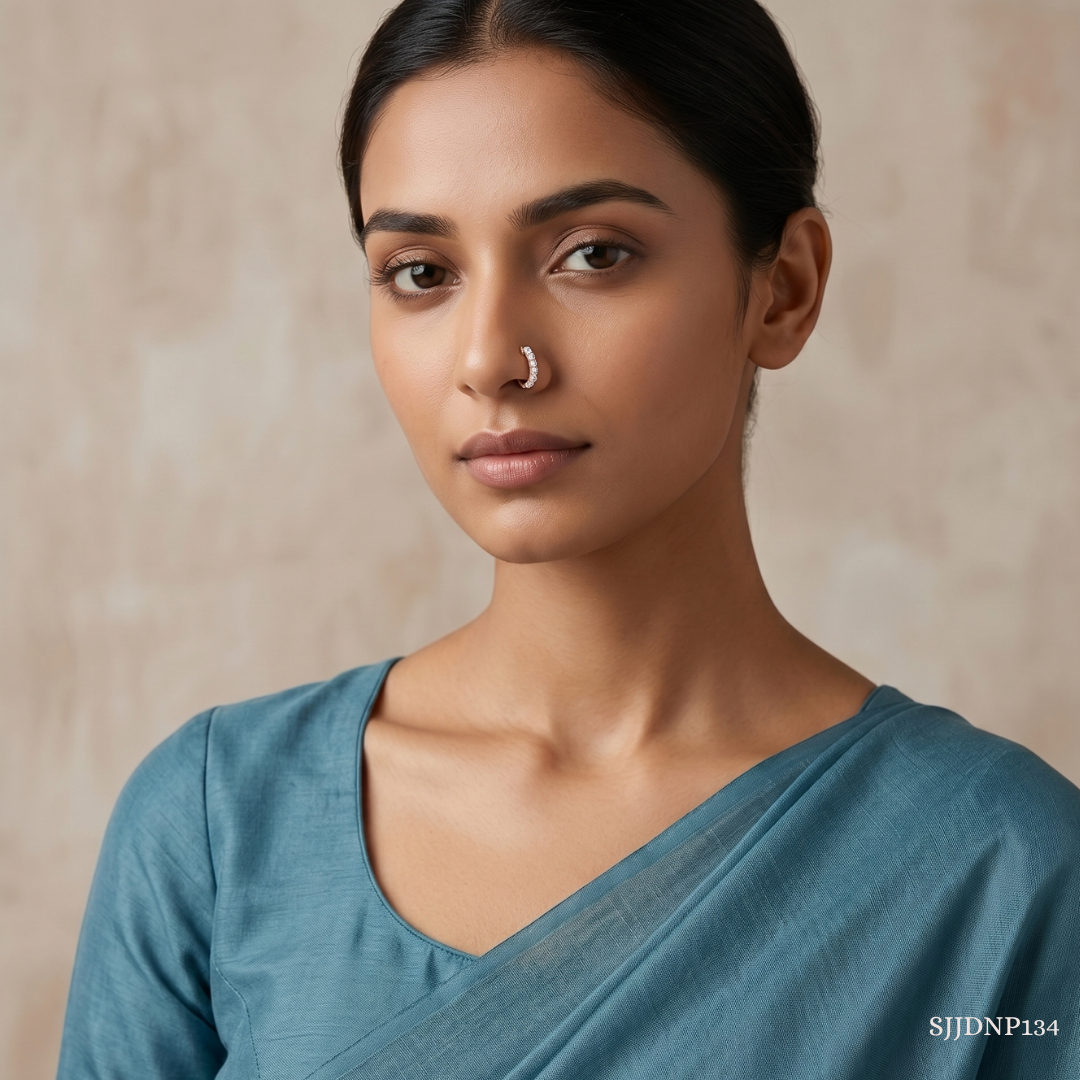 SJJDNP134 | Gleam Loop Diamond Modern Nose Pin