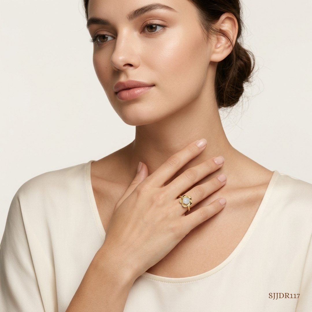 SJJDR117 | Bloom Halo Diamond Statement Ring