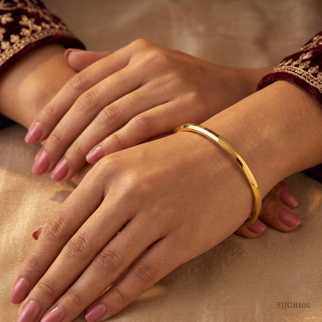 SJJGB105 | Arrowline Wrap Contemporary Gold Bangle with Stylish Detailing
