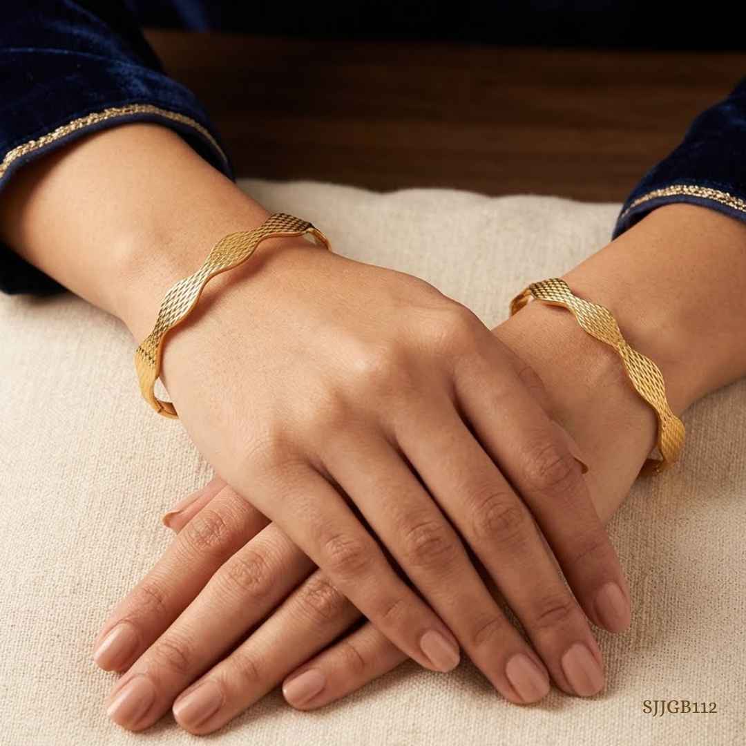 SJJGB112 | Textured Wave Contemporary Gold Bangle with Premium Finish