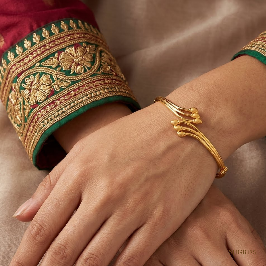 SJJGB125 | Radiant Minimalism Modern Gold Bangle with Sleek Finish