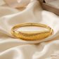 SJJGB135 | Sophisticated Yellow Gold Ribbed Bangle with Elegant Texture