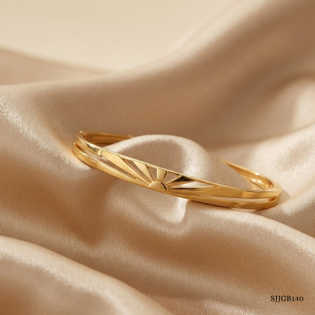 SJJGB140 | Radiant Asymmetric Gold Bangle with Artistic Modern Styling