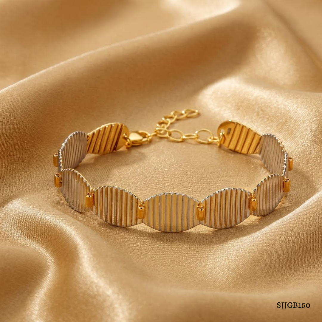 SJJGB150 | Glam Wave Contemporary Gold Bangle with Stylish Curved Design