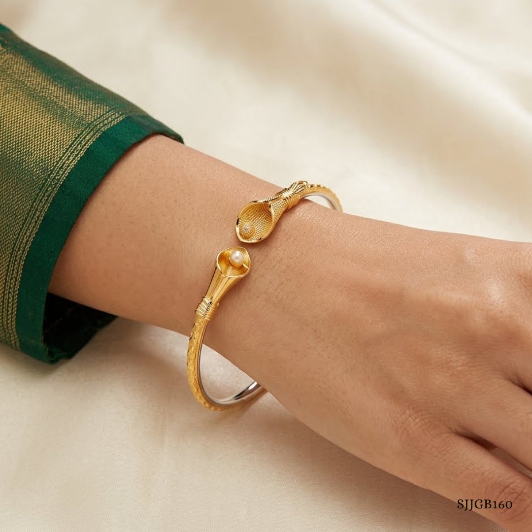 SJJGB160 | Dainty Yellow Gold Checked Bangle with Elegant Texture