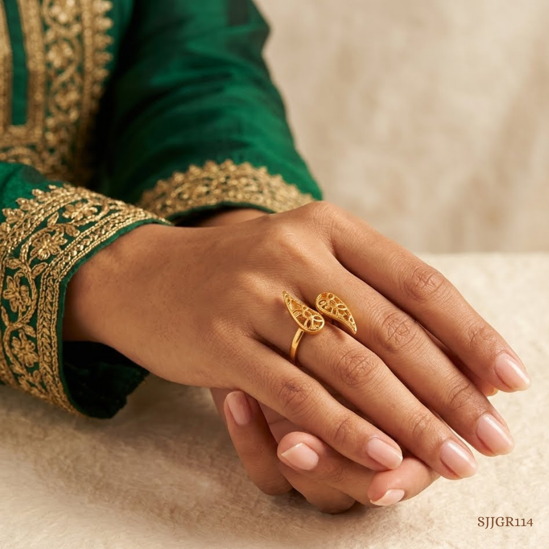 SJJGR114 | Twist Vine Nature-Inspired Gold Ring with Elegant Twisted Design