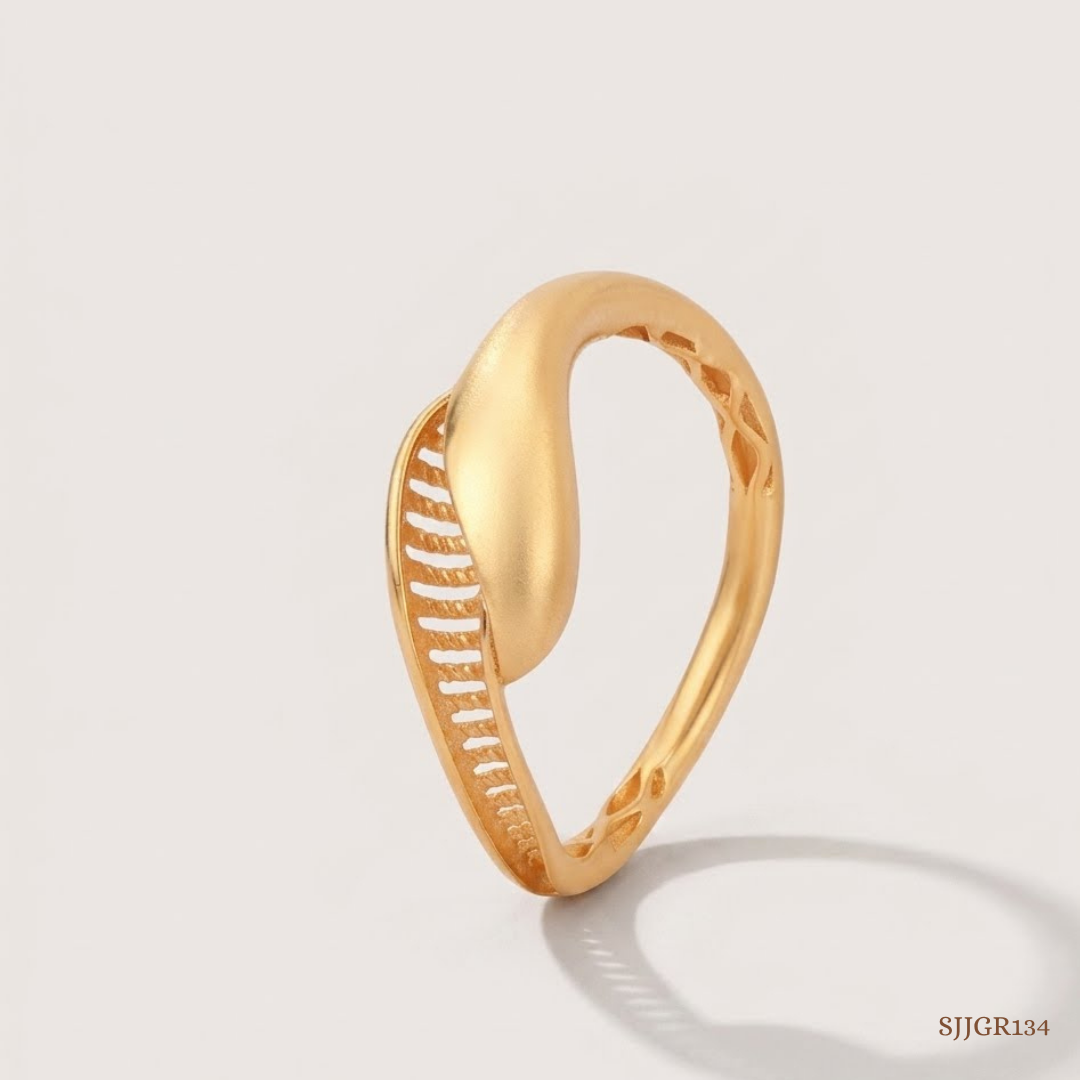 SJJGR134 | Sculpted Edge Premium Gold Ring with Contemporary Artistic Styling