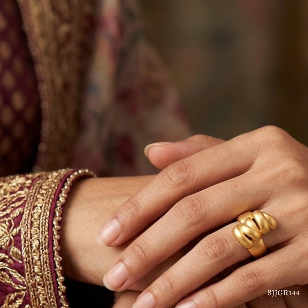 SJJGR144 | Molten Wrap Contemporary Gold Ring with Fluid Artistic Design