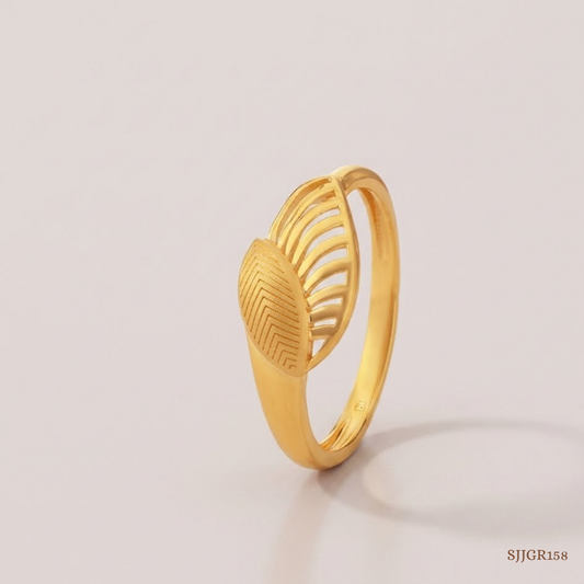 SJJGR158 | Flowing Leaf Nature-Inspired Gold Ring with Artistic Detailing