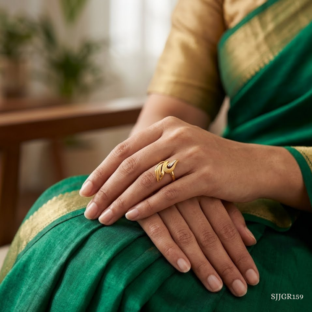 SJJGR159 | Harmony Swirl Stylish Gold Ring with Contemporary Luxury Design